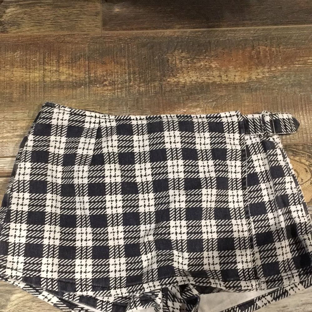 UO BDG skort